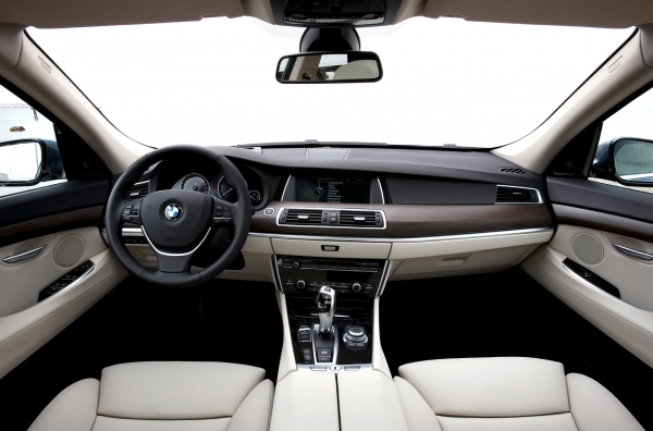 Bmw 5 Series 2010 Interior. The BMW 5 Series Gran Turismo