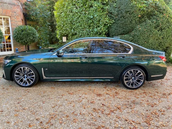 750i in Individual Peridot Green Metallic