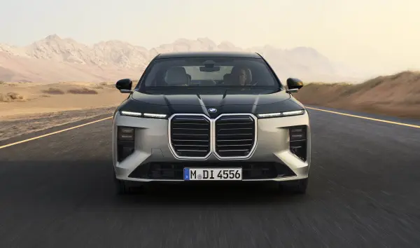 Updated 2027 BMW 7 Series and i7 Debut