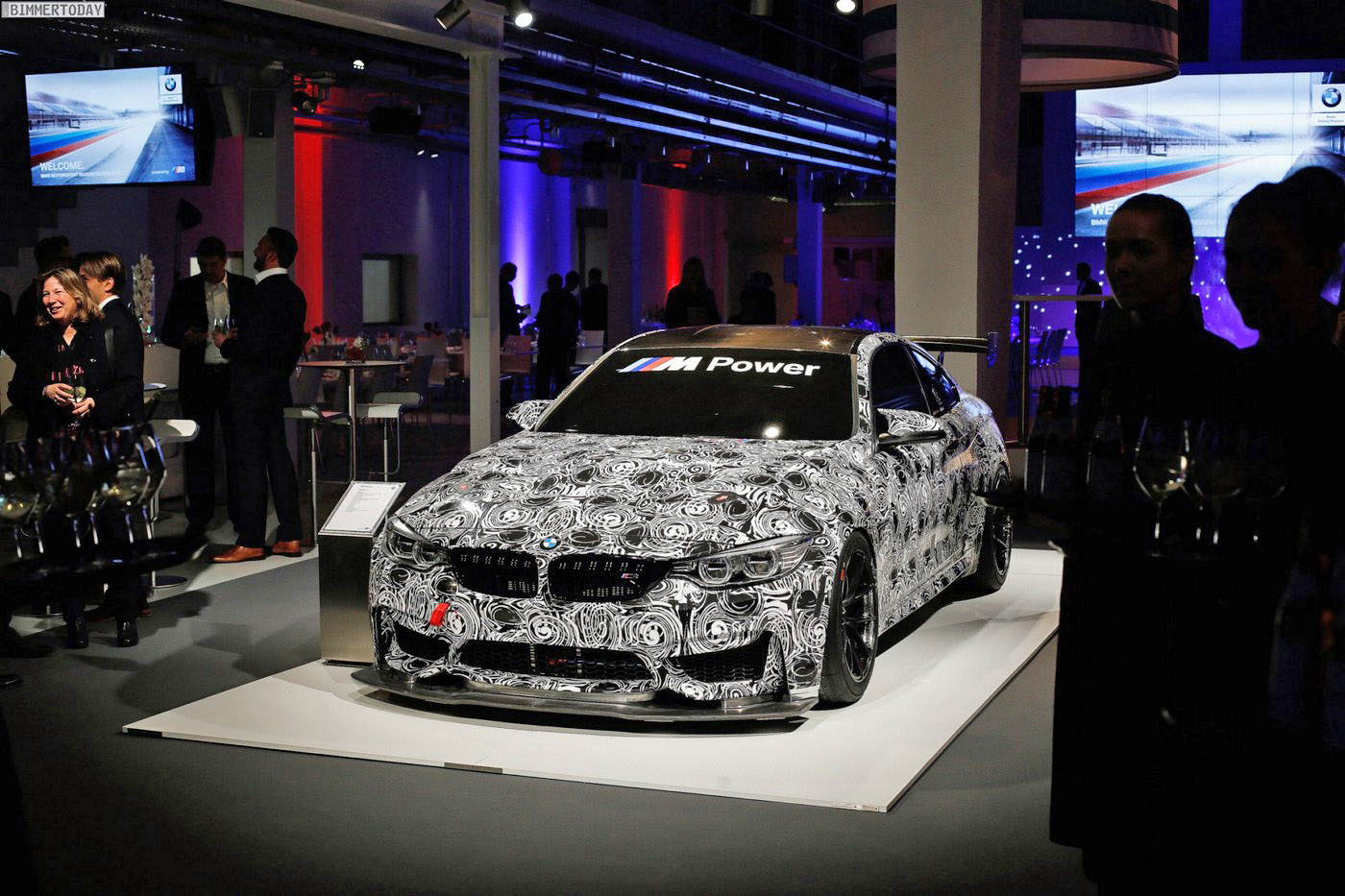 Bmw forum. БМВ 14. Гонки машина BMW x5. БМВ из последних выставок. BMW News.